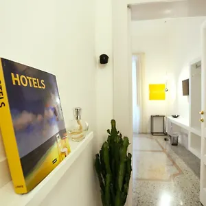 re-ruggero-rooms.catania-hotels.net/